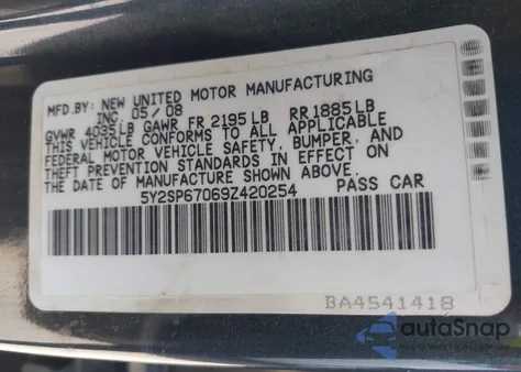 2009 Pontiac Vibe z USA, uszkodzony, nr VIN 5Y2SP67069Z420254